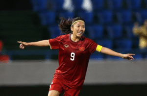 Đội trưởng Huỳnh Như: 'Chúng tôi từng suýt bỏ cuộc trước World Cup'