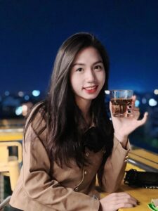 Ngắm nhan sắc cuốn hút của nữ cầu thủ Trần Thị Duyên