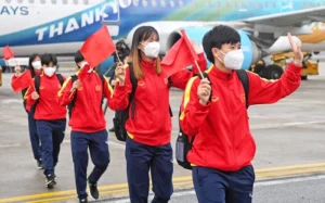 Đội tuyển nữ Việt Nam được chào đón nồng nhiệt sau khi giành vé dự World Cup 2023